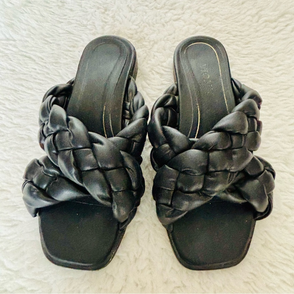 Vionic Women's Black Braided Sandals size 6.5